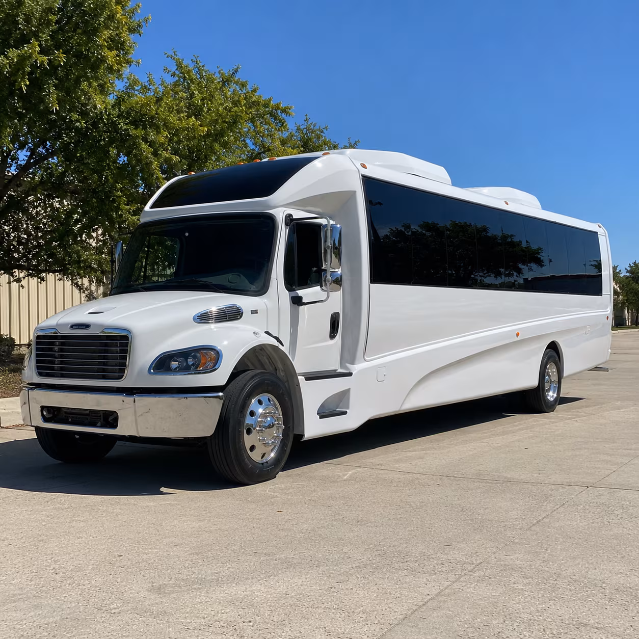 buffalo 30 passenger minibus